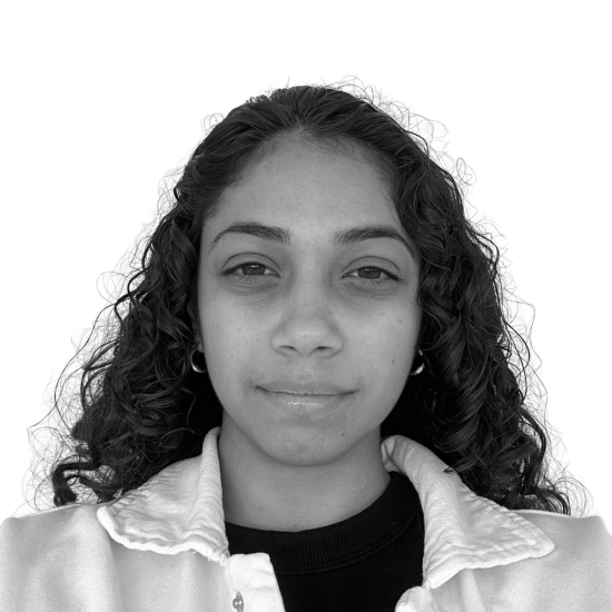 Naya, Marketing Project Manager en Aibo Solutions, experta en estrategias digitales, redes sociales y branding para hoteles.